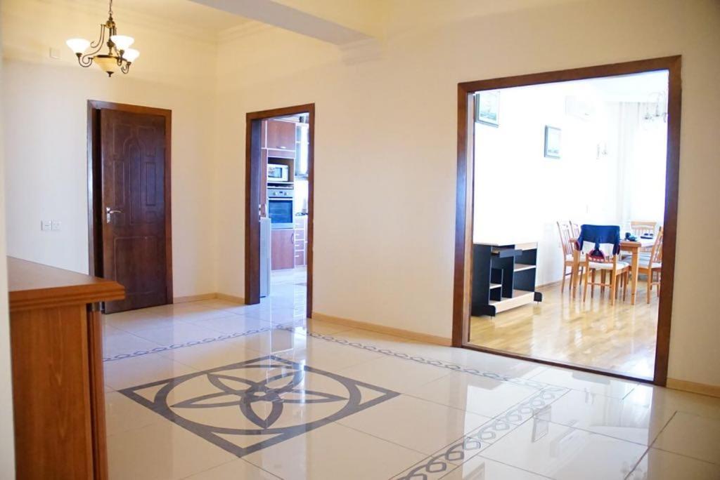 Ferienwohnung Nizami Street Baku Exterior foto